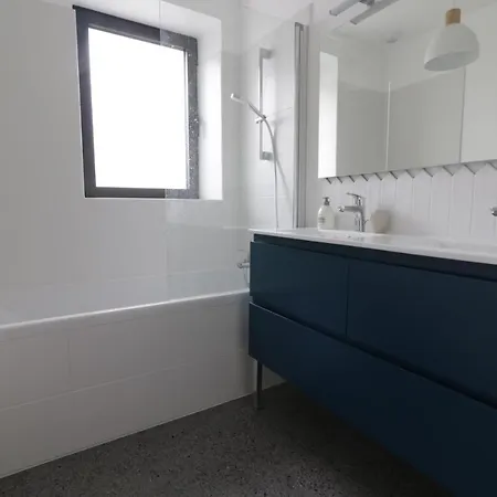 Ferienhaus Maison Dans Le Bourg, 6-8 Couchages Avec Piscine *