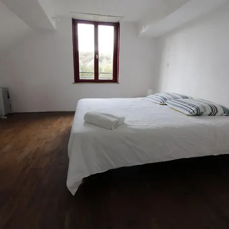 Maison Dans Le Bourg, 6-8 Couchages Avec Piscine Ferienhaus